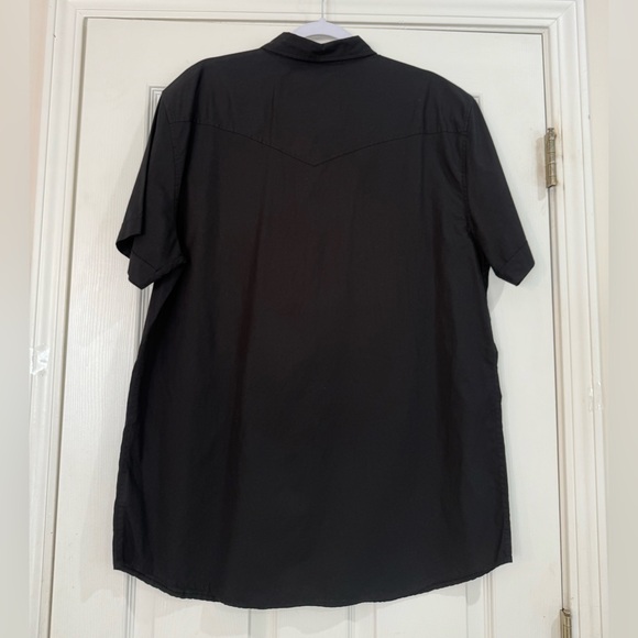 Men's Guess Black Solid Casual Cotton Button-Down Shirt Size XXL - Picture 2 of 7